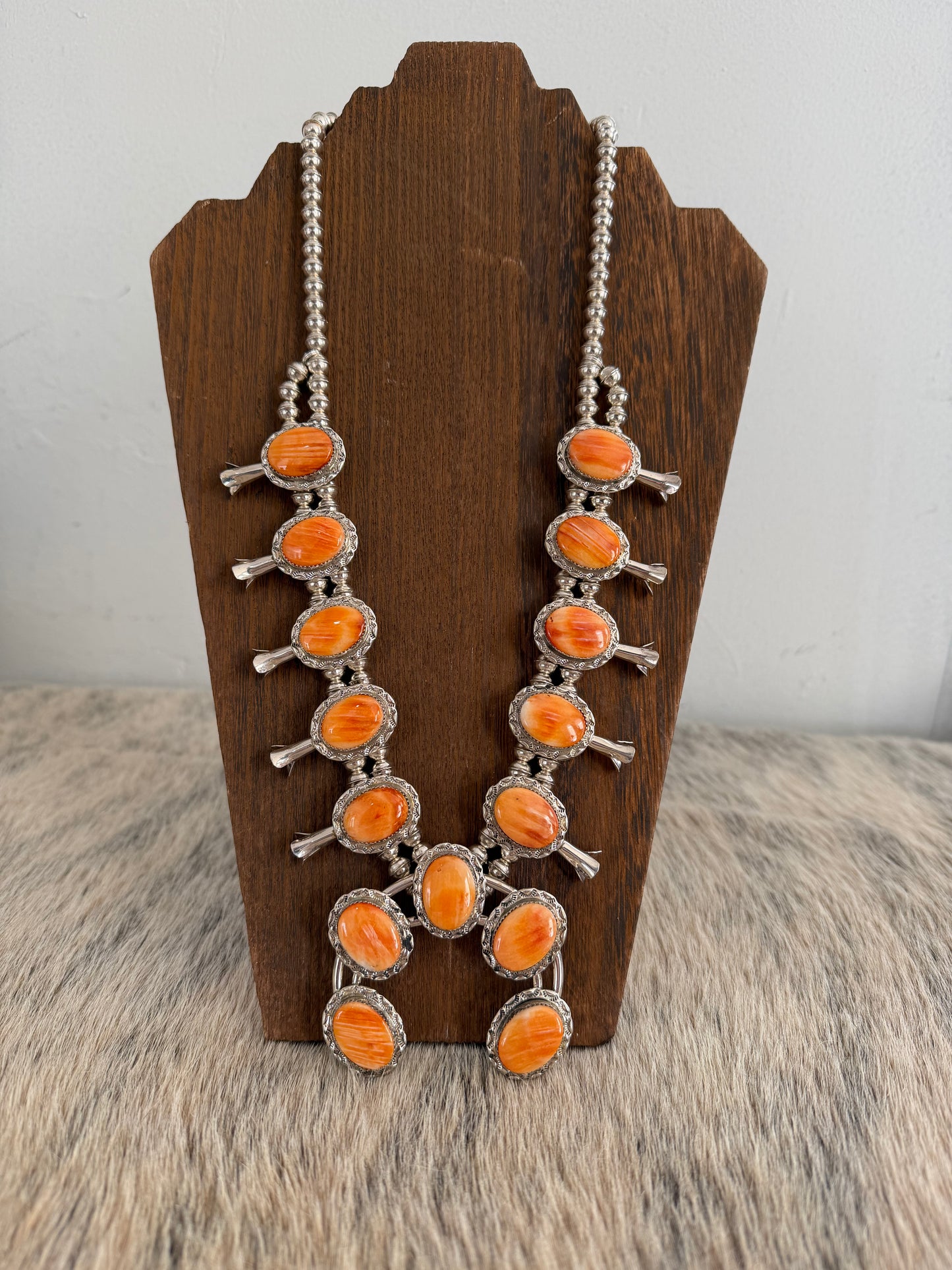 Orange Spiny Oyster Shell Squash Blossom Necklace with Earrings