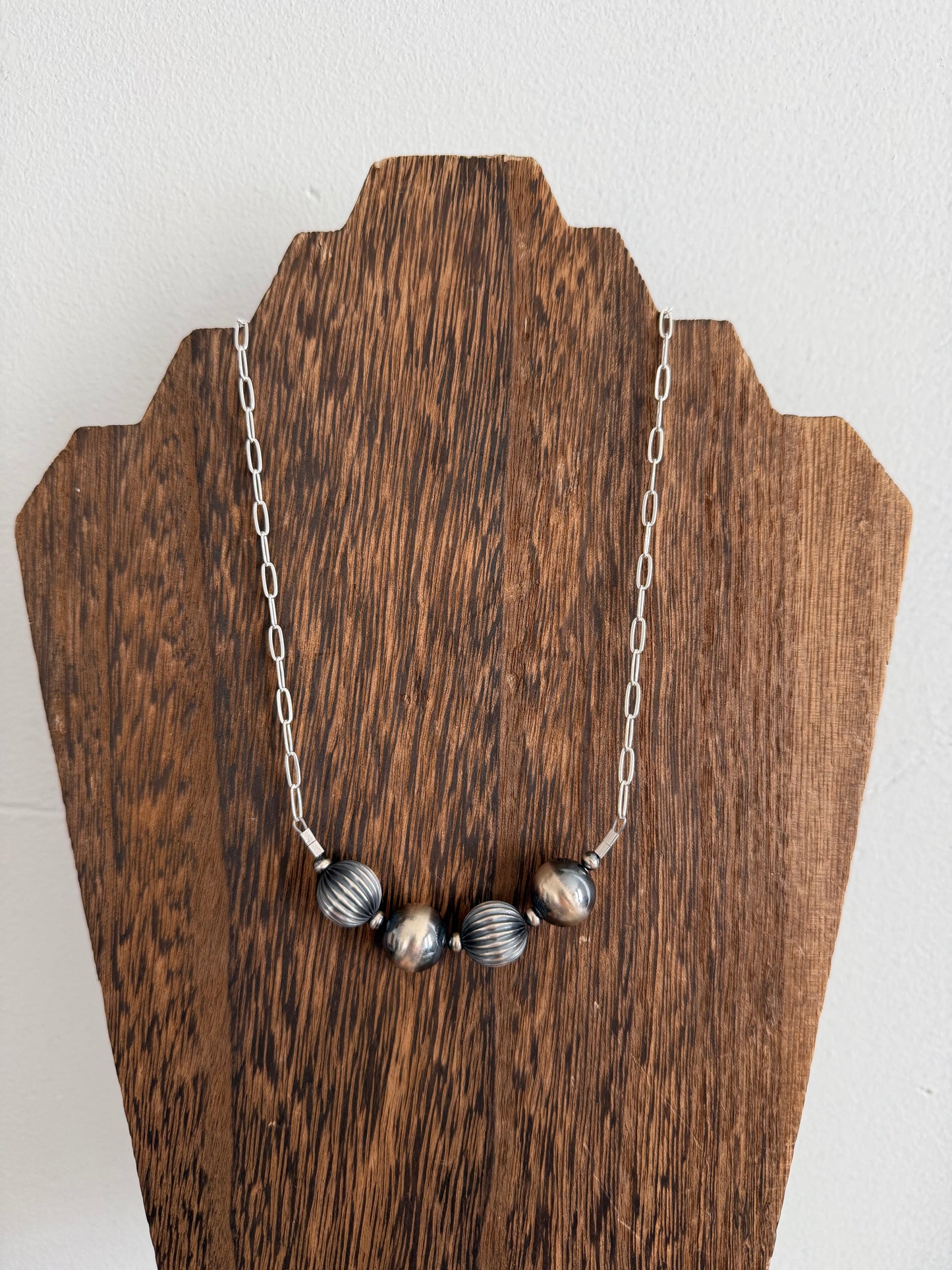 17.5" 14mm Pearl Chain Bar Necklace