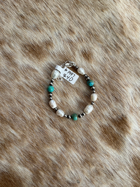 7" Kingman Turquoise and Freshwater Pearl Bracelet