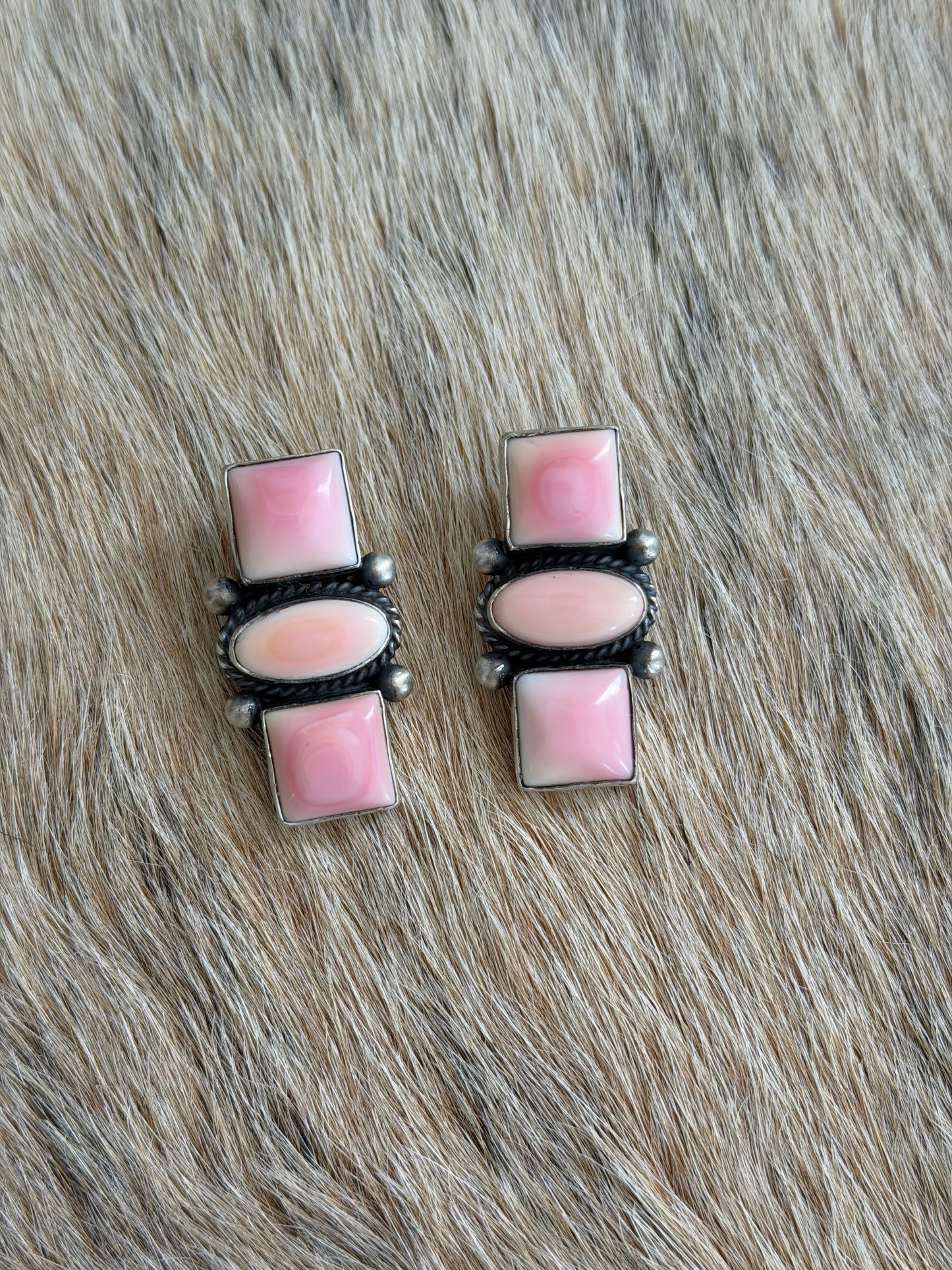 Pink Conch Cluster Stud Earrings