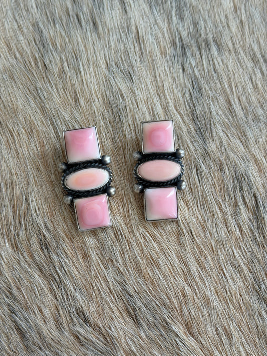Pink Conch Cluster Stud Earrings
