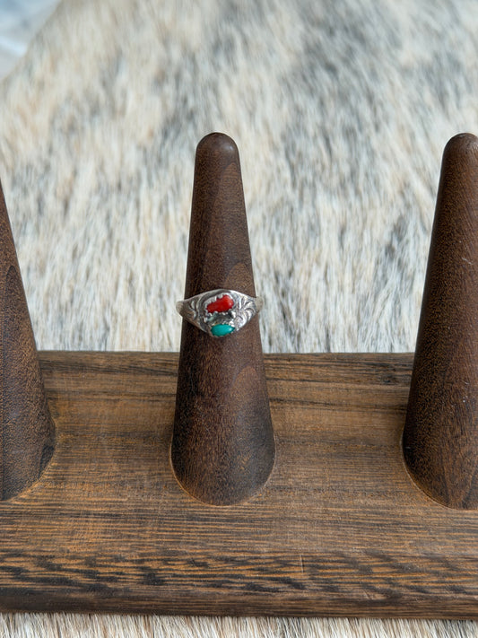 Vintage Size 4 Red Coral and Green Stone Ring