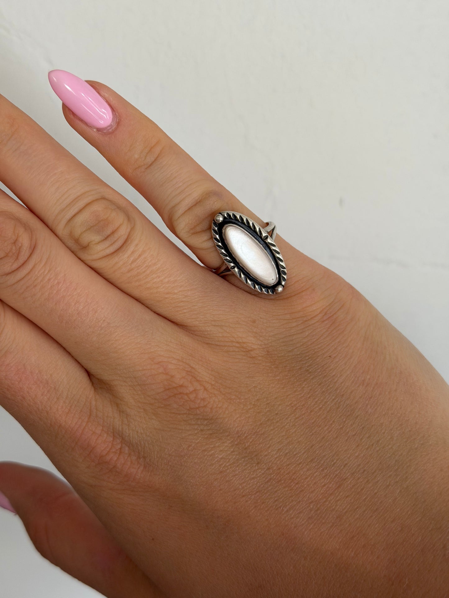 Vintage Size 8 Mother of Pearl Ring