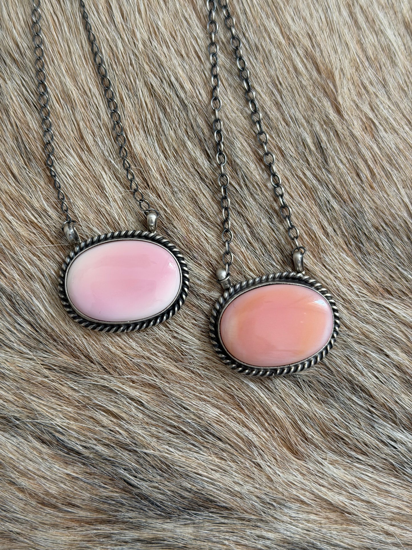 Pink Conch Oval Bar Necklace