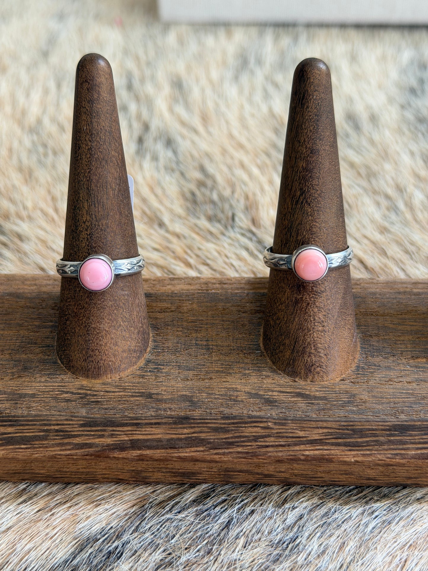 Size 8.5 Pink Conch Band Ring