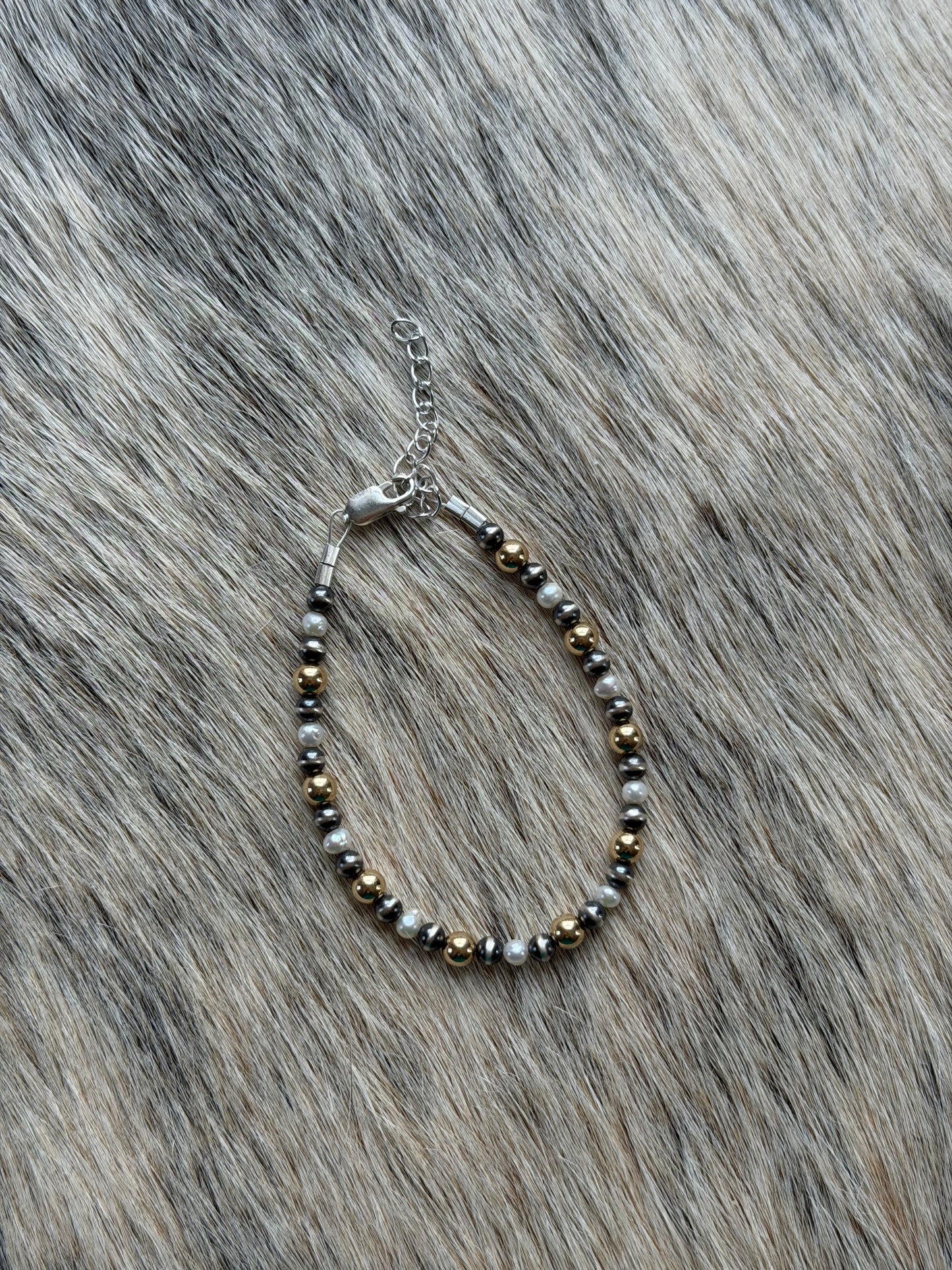 7" Freshwater Pearl and Gold Filled Bead Bracelet