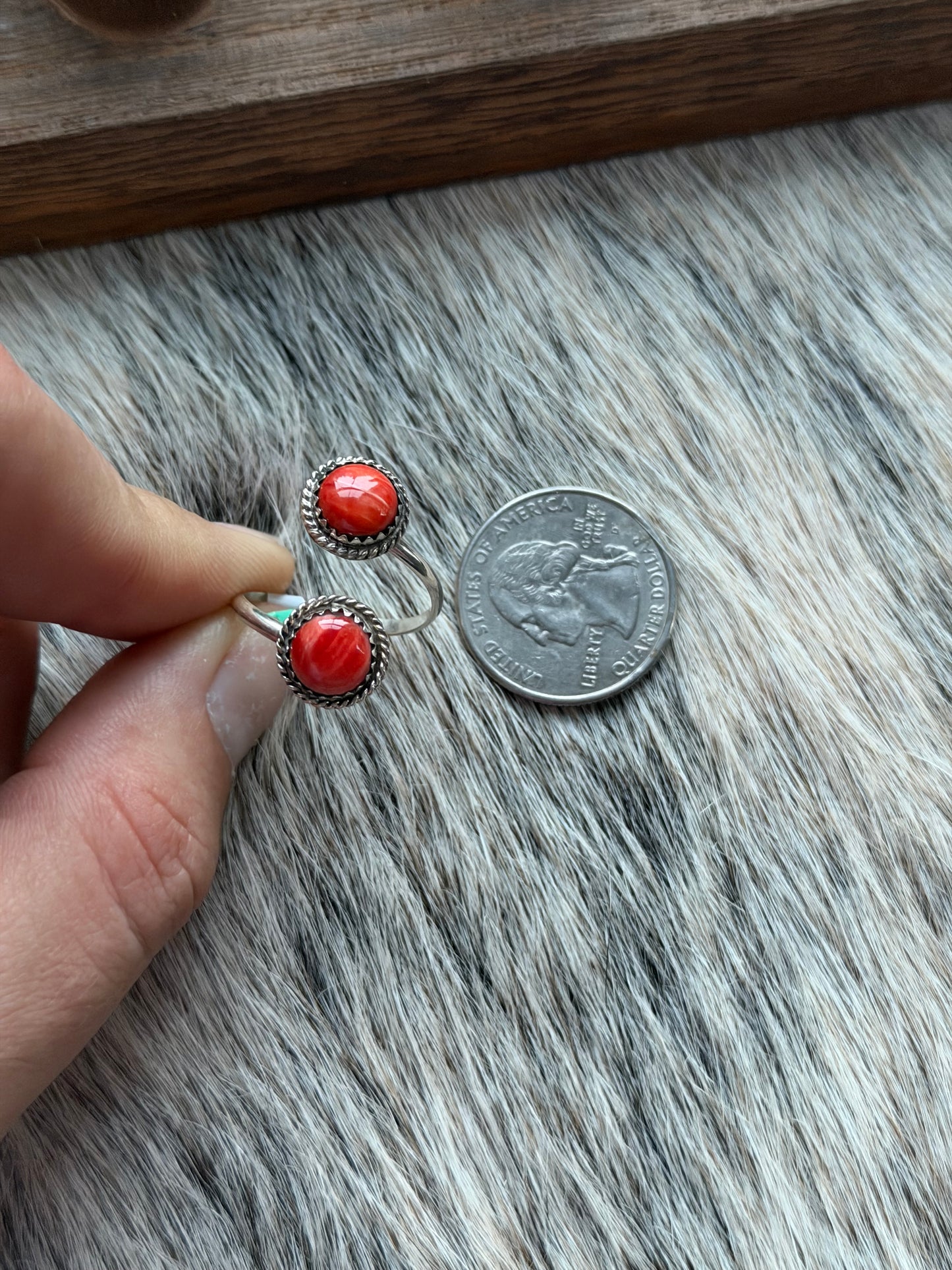 Adjustable Red Spiny Oyster Shell Wrap Ring