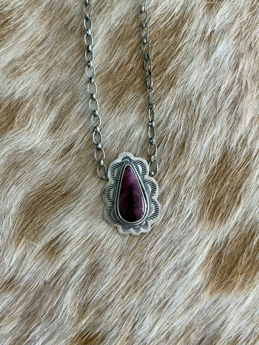 Purple Spiny Oyster Shell Necklace