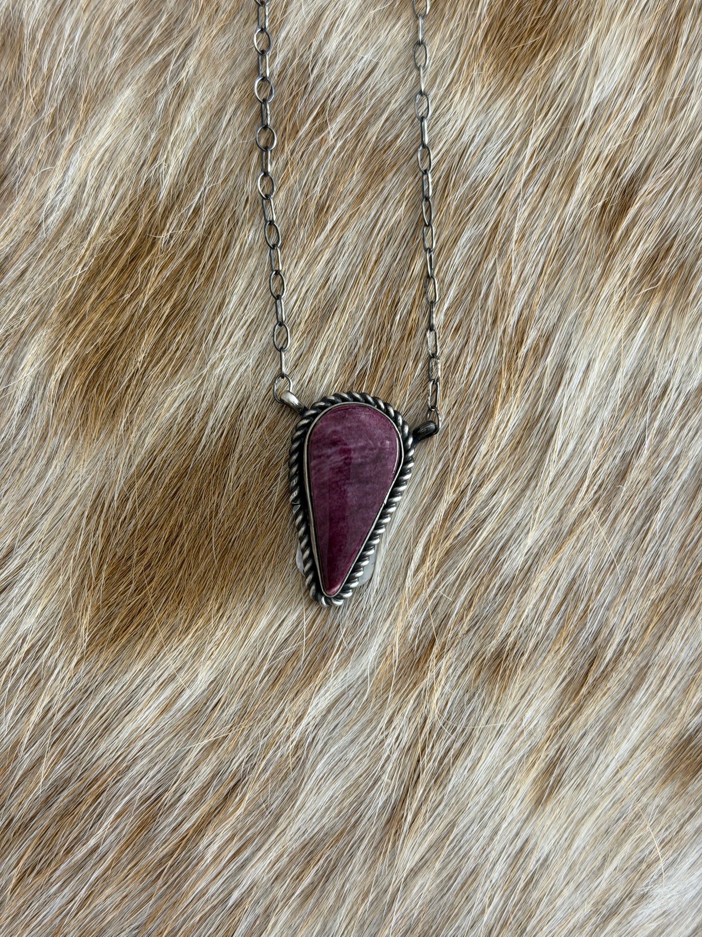Purple Spiny Oyster Shell Bar Necklace