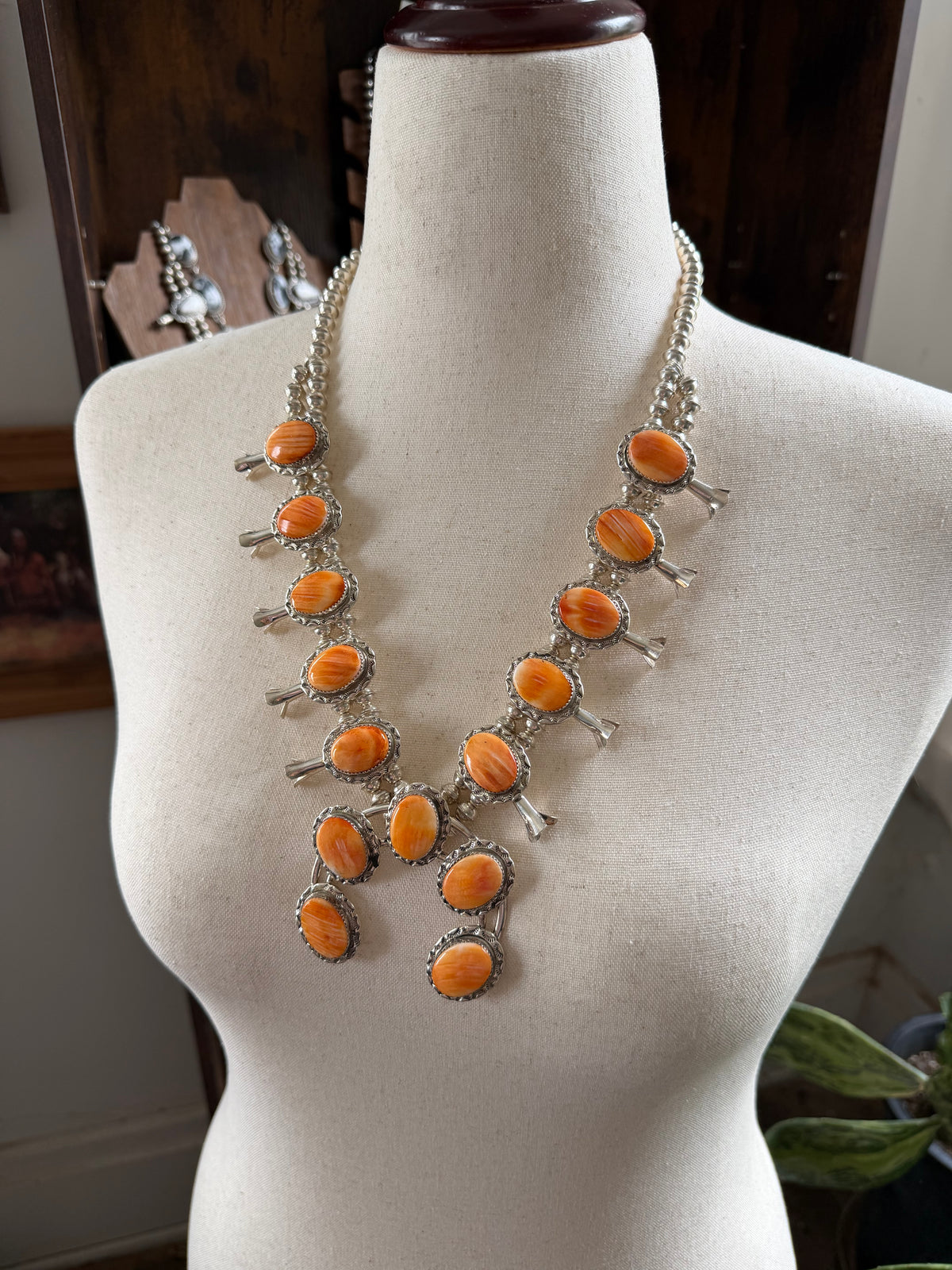 Orange Spiny Oyster Shell Squash Blossom Necklace with Earrings