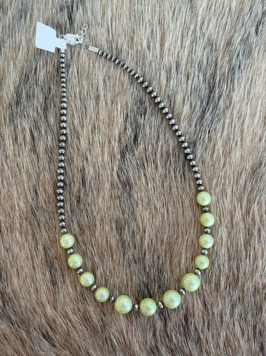 15.5" Green Mother of Pearl Necklace