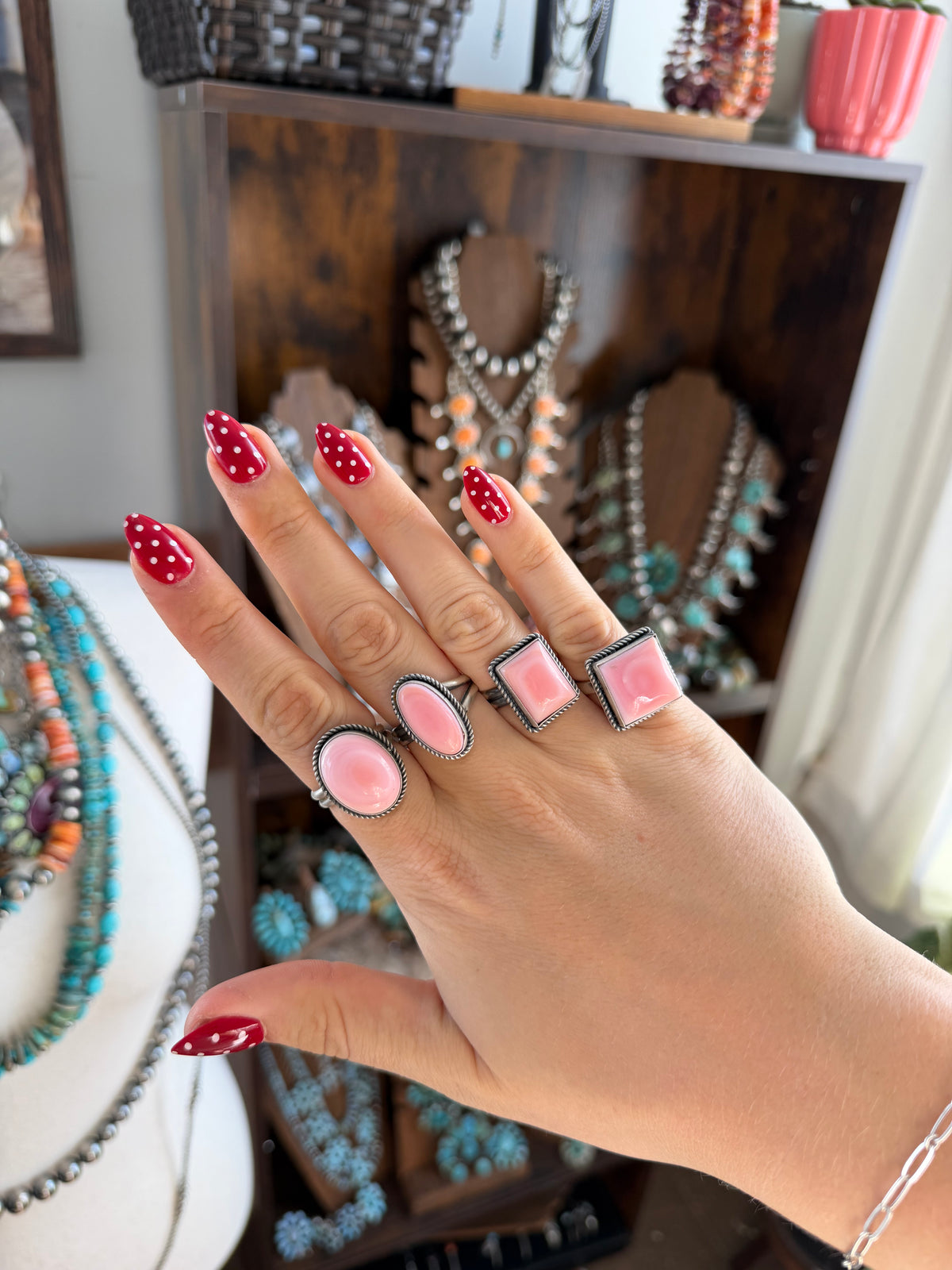 Adjustable Size 6-11 Pink Conch Ring