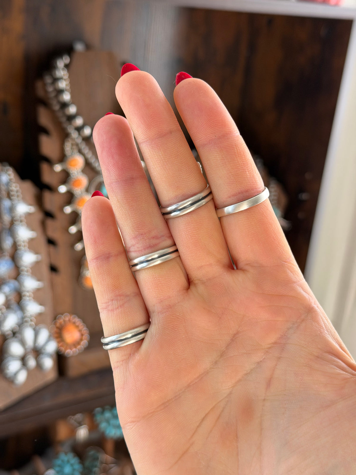 Adjustable Size 6-11 Spiny Oyster Shell Ring