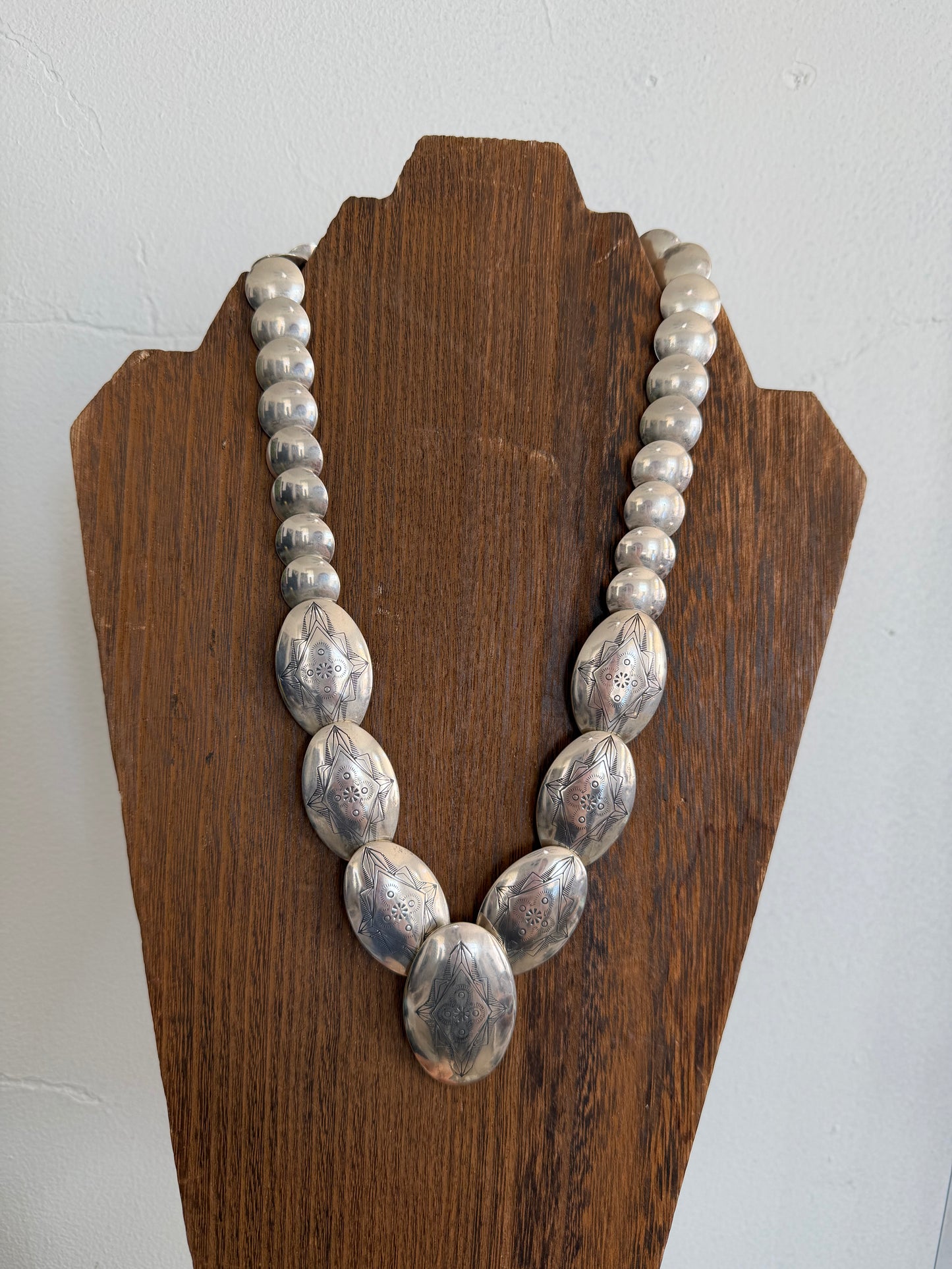 VINTAGE? 20" Pillow Bead Necklace