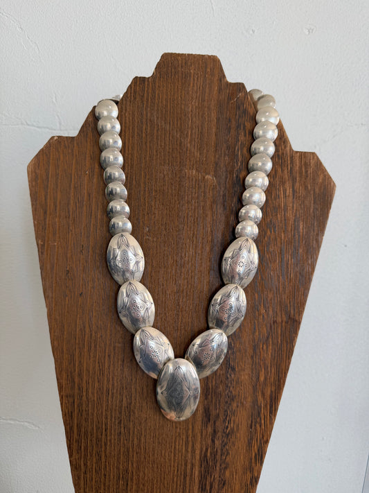 VINTAGE? 20" Pillow Bead Necklace