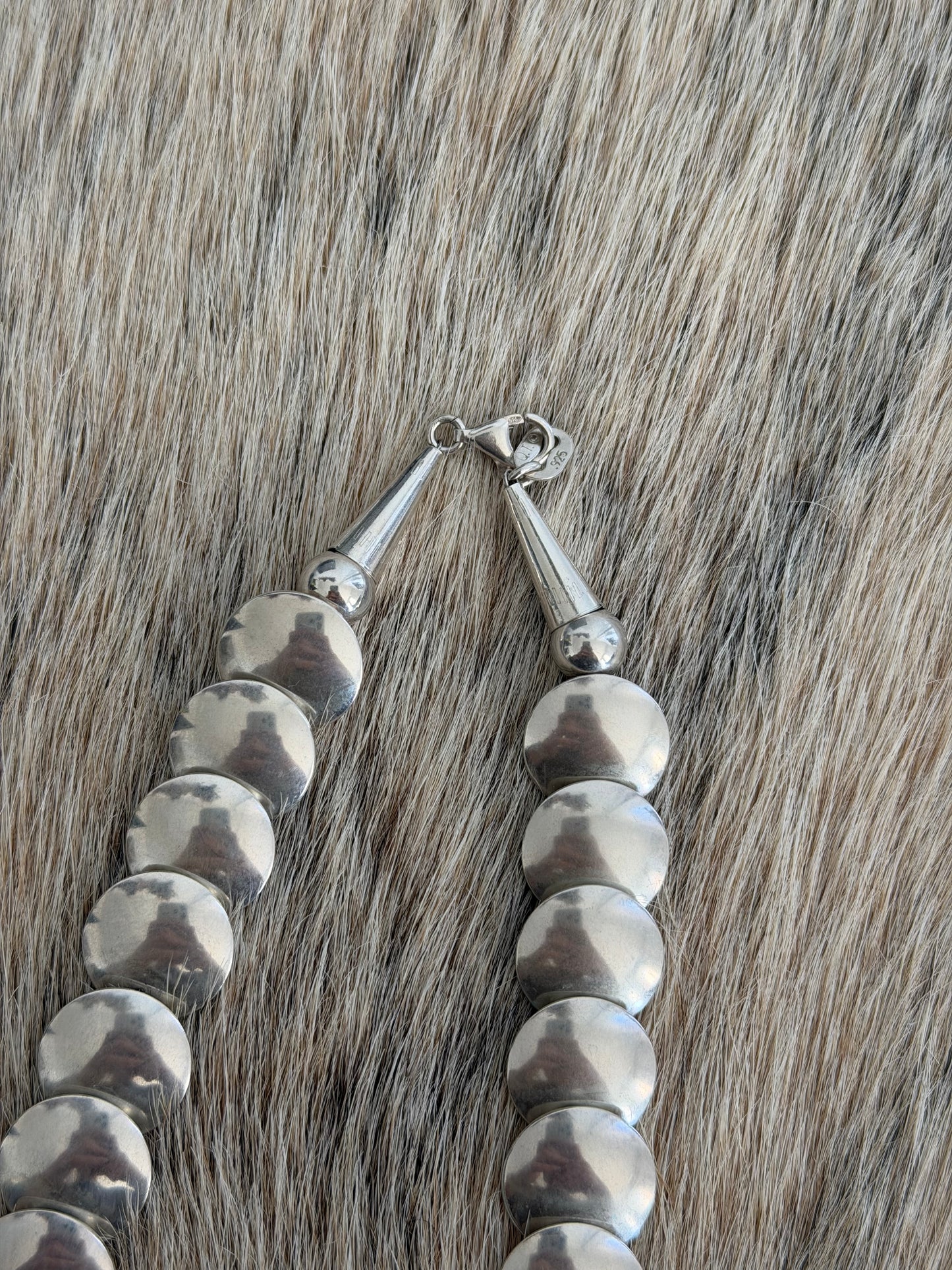 VINTAGE? 20" Pillow Bead Necklace